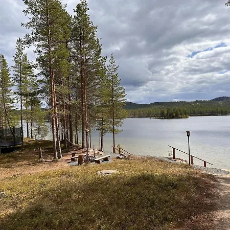 Lakeside Riekonkieppi Villa *