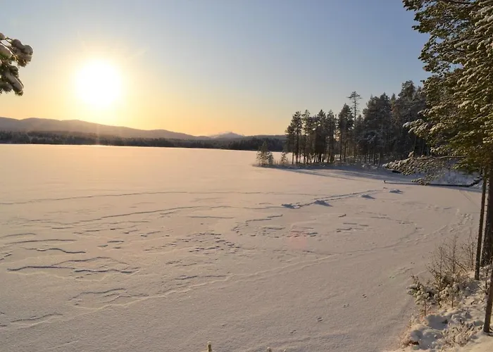 别墅 Lakeside Riekonkieppi 库萨莫